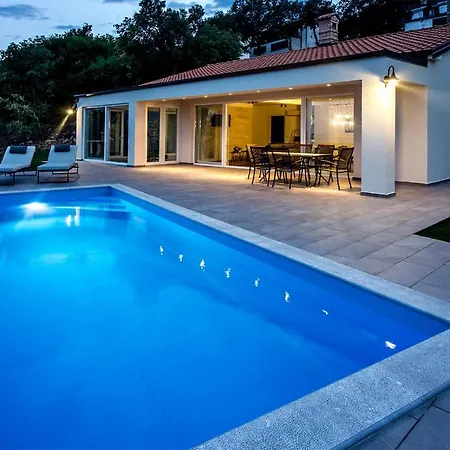 Amazing In With Wifi, Heated Swimming Pool And 2 Bedrooms Matulji