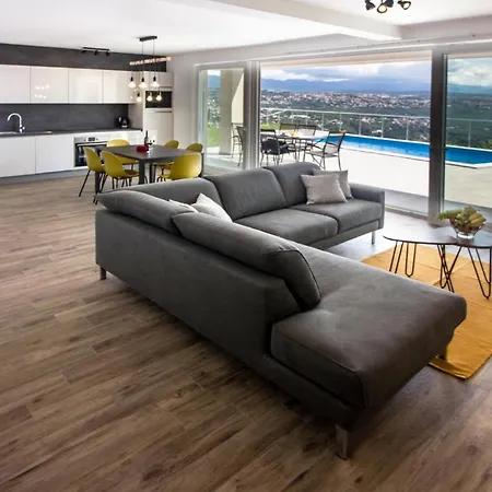 Сasa de vacaciones Amazing In With Wifi, Heated Swimming Pool And 2 Bedrooms Matulji