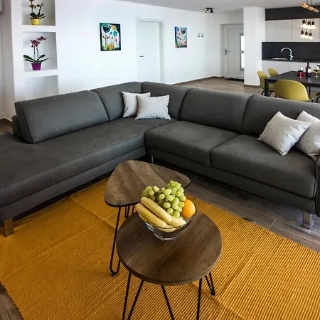 Amazing In With Wifi, Heated Swimming Pool And 2 Bedrooms Сasa de vacaciones