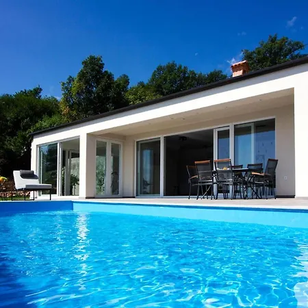 Amazing In With Wifi, Heated Swimming Pool And 2 Bedrooms * Matulji