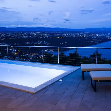 Amazing In With Wifi, Heated Swimming Pool And 2 Bedrooms