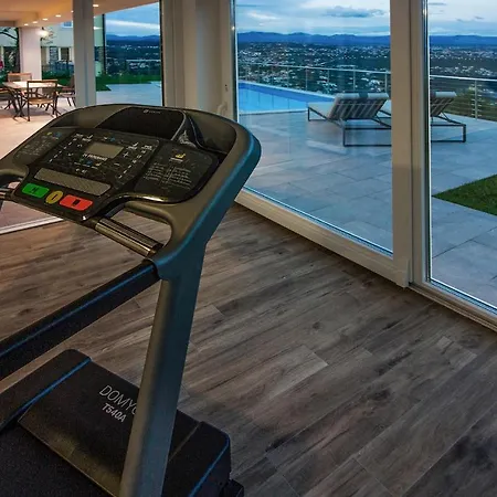 Amazing In With Wifi, Heated Swimming Pool And 2 Bedrooms * Matulji