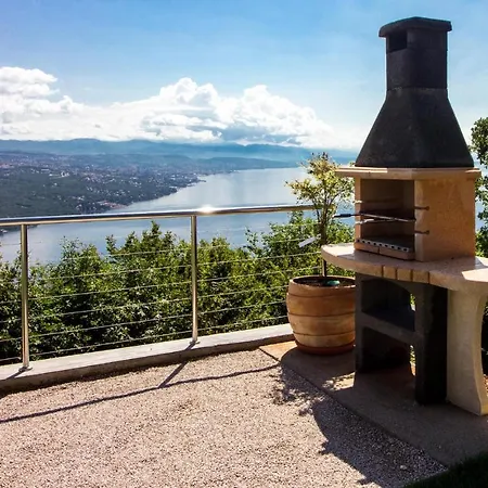 Сasa de vacaciones Amazing In With Wifi, Heated Swimming Pool And 2 Bedrooms