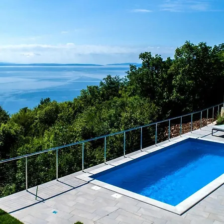 Сasa de vacaciones Amazing In With Wifi, Heated Swimming Pool And 2 Bedrooms Matulji